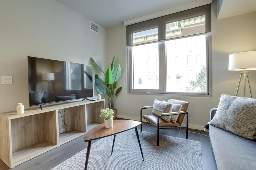 Gorgeous 1 Bedroom At Clarendon With Gym And Rooftop Арлингтън Екстериор снимка